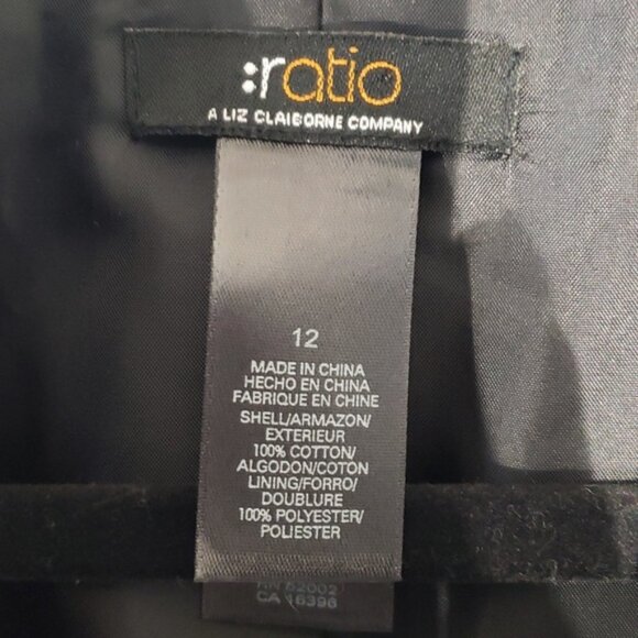 Black velvet blazer on trend size 12. Tapered waist button cuff - Picture 2 of 7